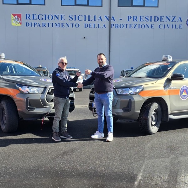 Consegna Pickup AIB Protezione Civile Regione Sicilia